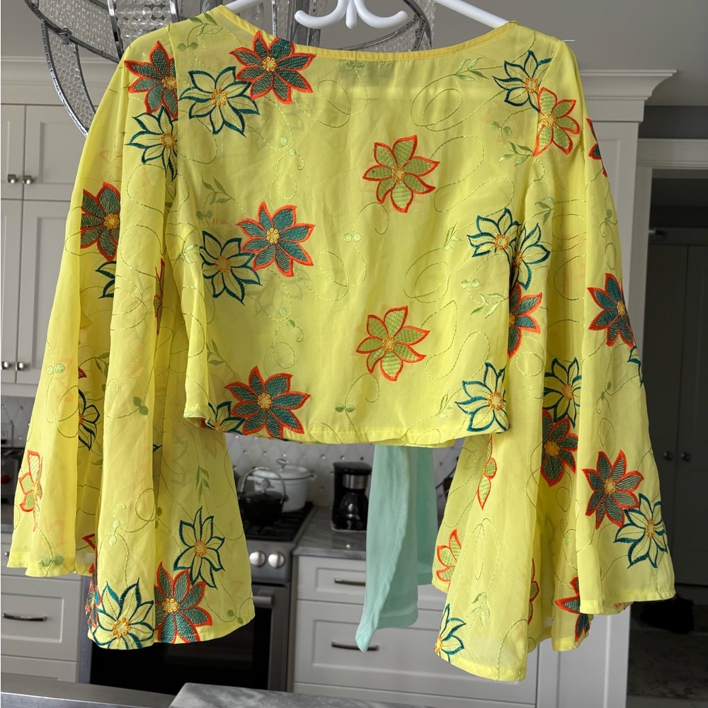 Garcia size medium Boho style get your hippie on top and bonus T-shirt tank top - Picture 1 of 16